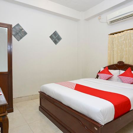 Oyo 586 Hotel Wijaya Kalasan Екстер'єр фото