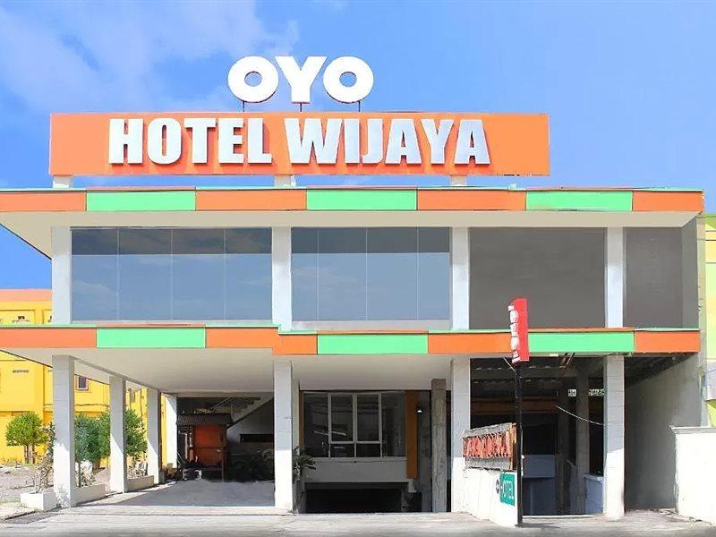Oyo 586 Hotel Wijaya Kalasan Екстер'єр фото