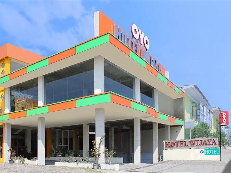 Oyo 586 Hotel Wijaya Kalasan Екстер'єр фото