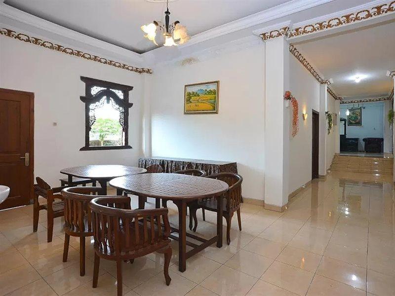 Oyo 586 Hotel Wijaya Kalasan Екстер'єр фото