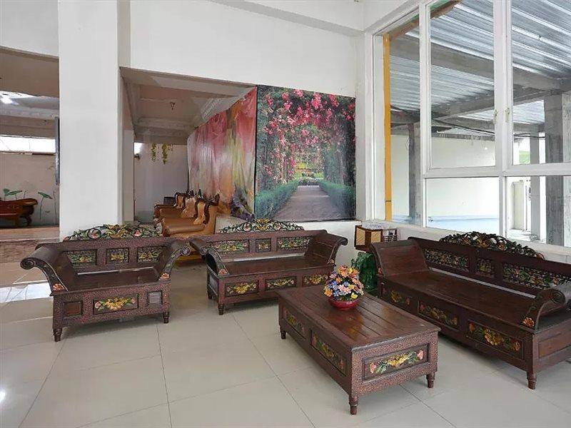 Oyo 586 Hotel Wijaya Kalasan Екстер'єр фото