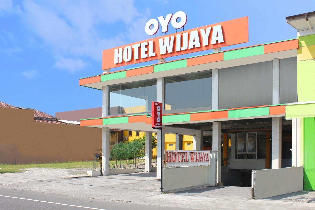Oyo 586 Hotel Wijaya Kalasan Екстер'єр фото