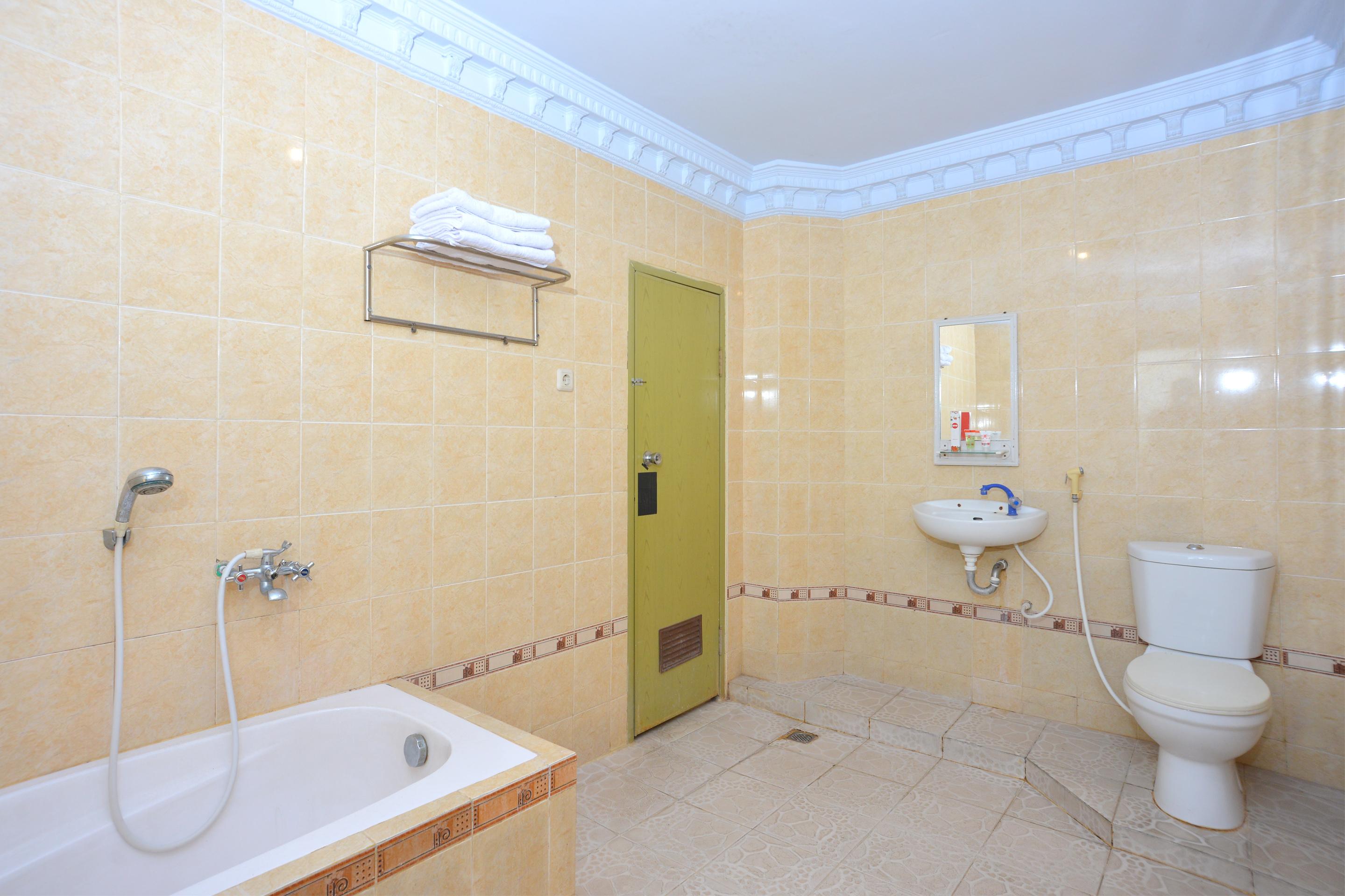 Oyo 586 Hotel Wijaya Kalasan Екстер'єр фото