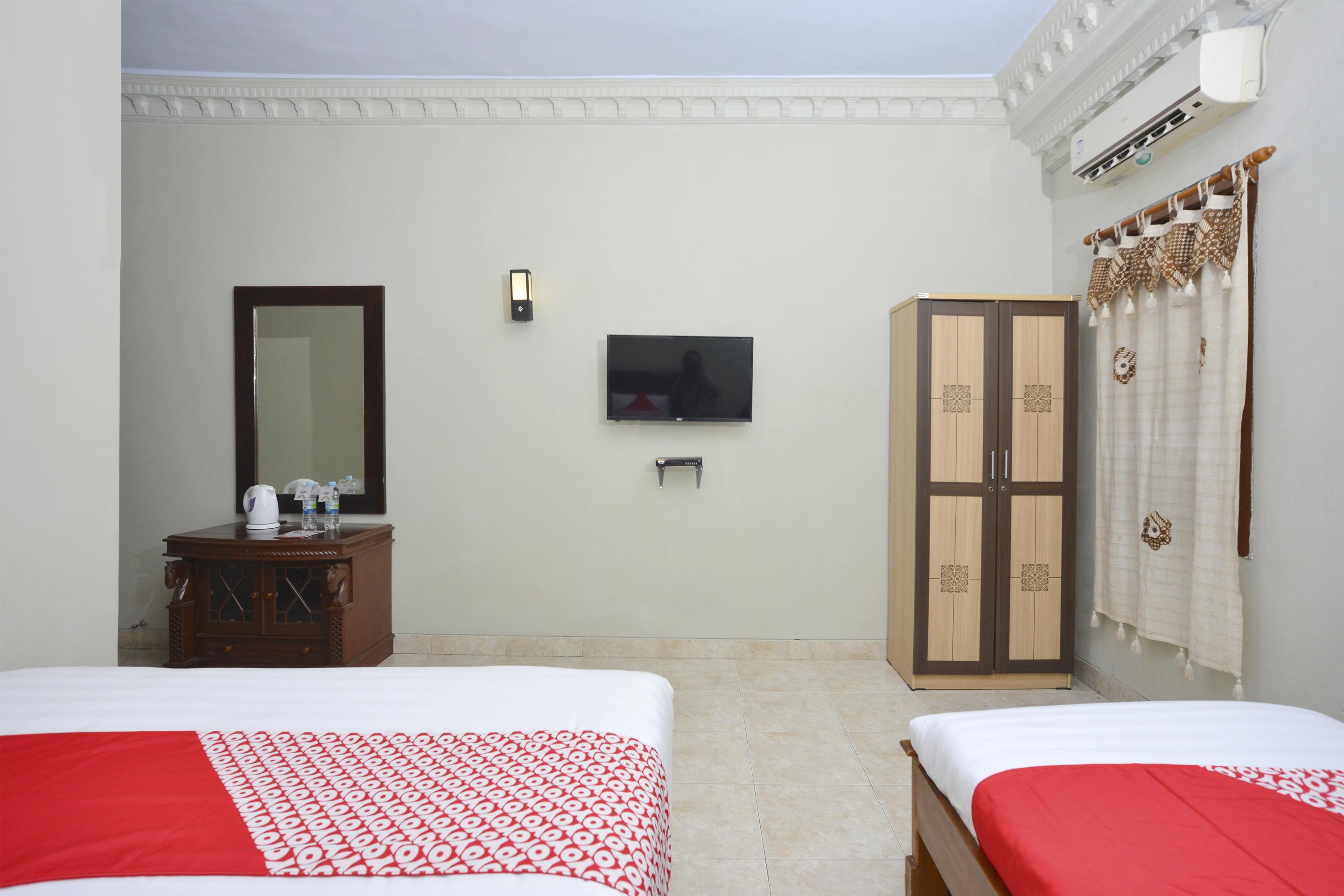 Oyo 586 Hotel Wijaya Kalasan Екстер'єр фото