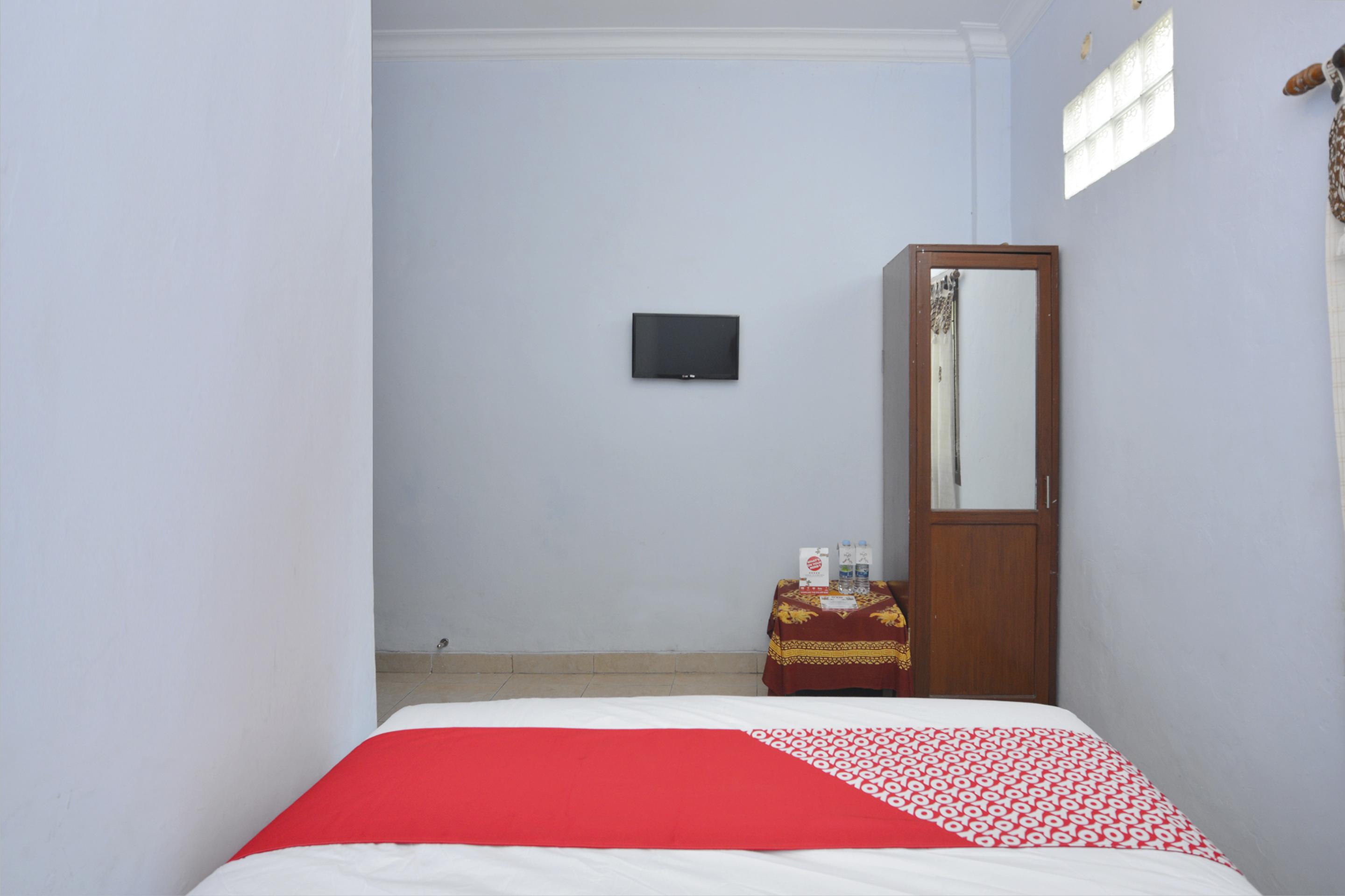 Oyo 586 Hotel Wijaya Kalasan Екстер'єр фото