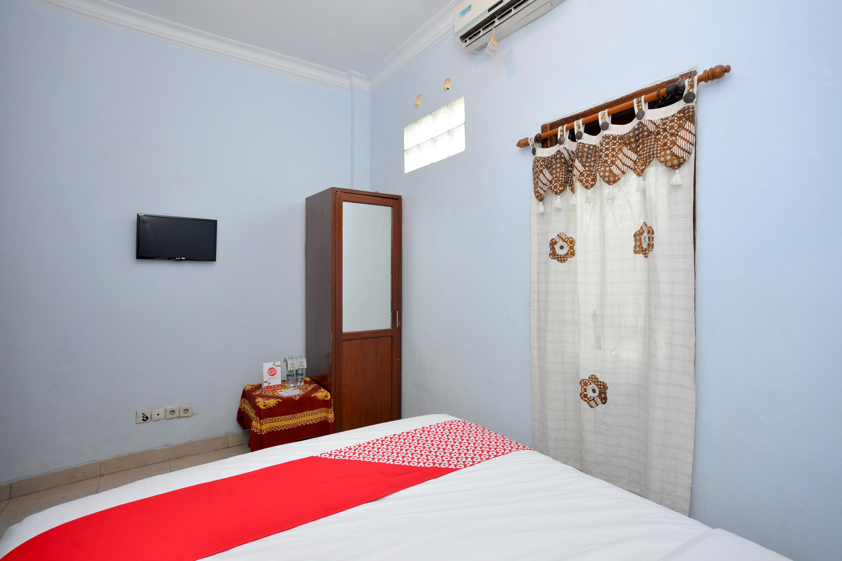 Oyo 586 Hotel Wijaya Kalasan Екстер'єр фото