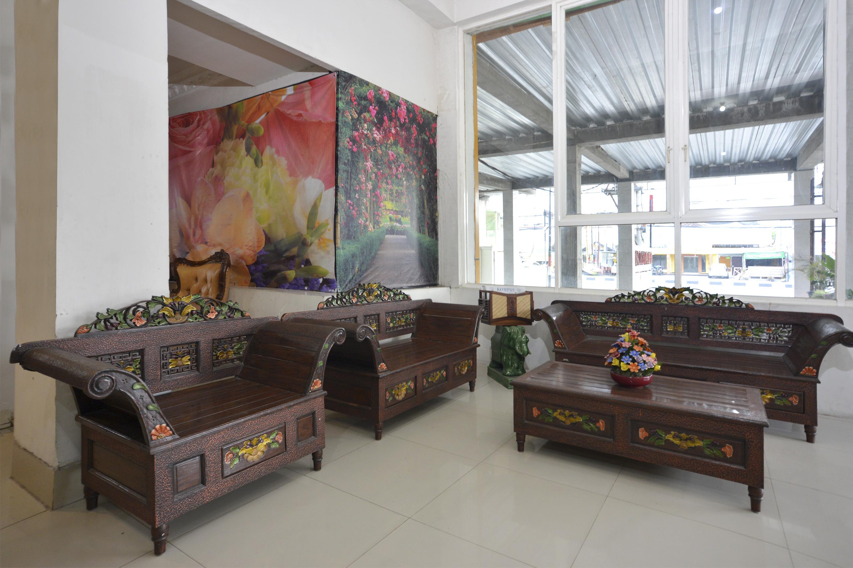 Oyo 586 Hotel Wijaya Kalasan Екстер'єр фото